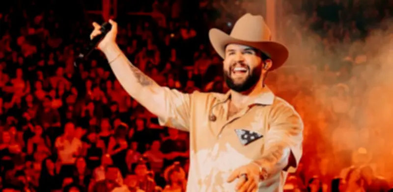 Carín León hará historia como primer artista en actuar en el Nu Stadium de Miami