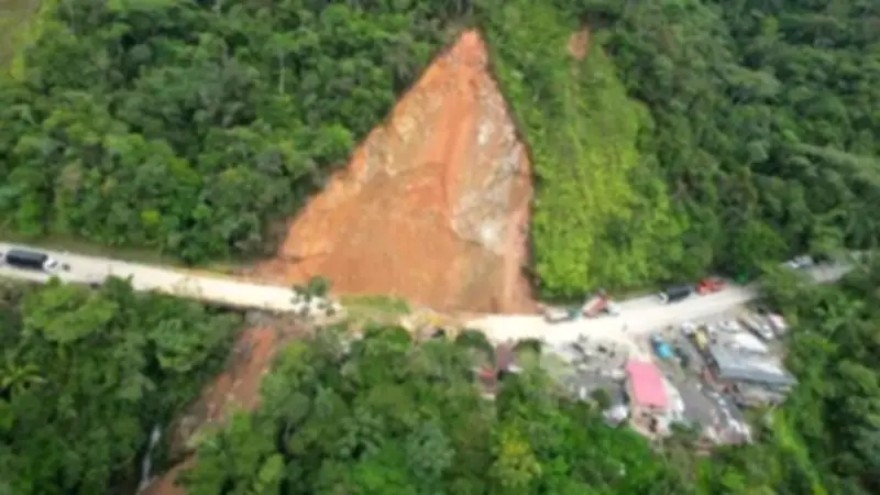Carretera Medellín-Bogotá sigue cerrada tras deslizamiento: una semana sin paso