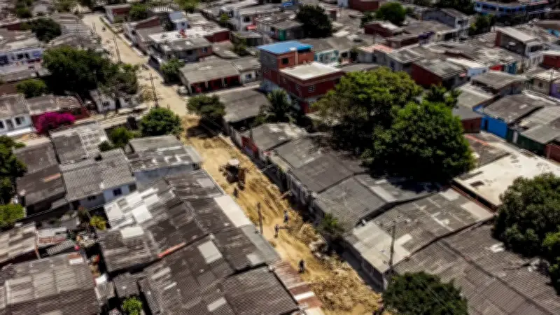 Cartagena avanza en pavimentación de calle 35 en Boston: 65% de ejecución alcanzado