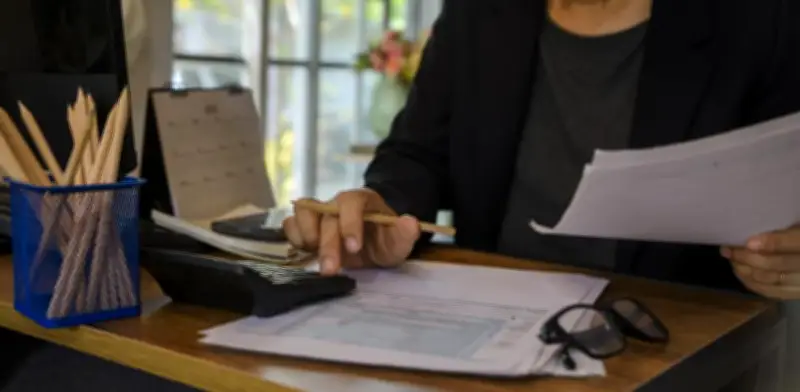 Cartera vencida cae 16% en Colombia, pero presión financiera persiste en hogares