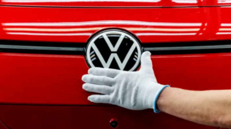 Casi 100.000 vehículos eléctricos serán retirados por riesgo de incendio en Colombia