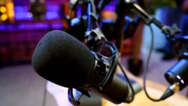 CBS News despide a 6% de su personal y cierra su radio tras casi 100 años de operación