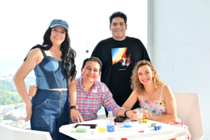 Celebración del cumpleaños de Adriana Bárcenas y Sebastián Reyes en Colombia