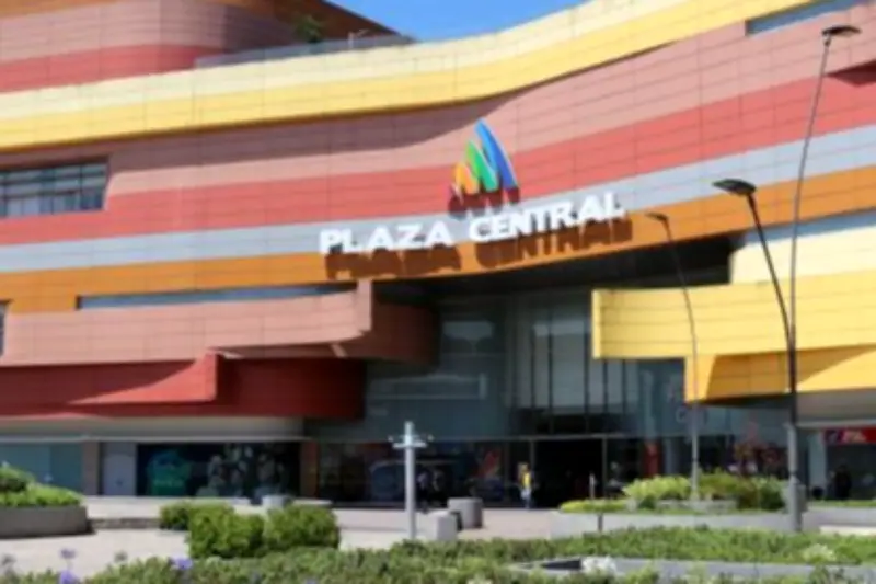 Cencosud adquiere control mayoritario de Plaza Central en Bogotá por 124,5 millones de dólares