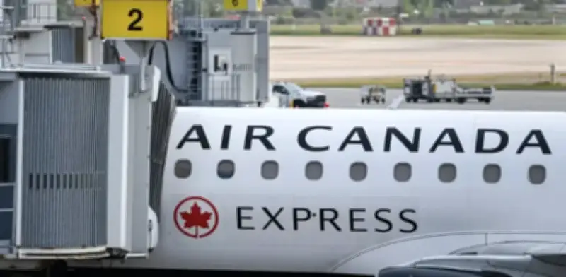 CEO de Air Canada renuncia tras polémica por mensaje de condolencias solo en inglés