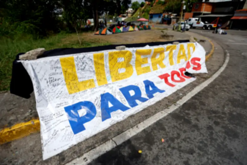 Chavismo arresta a ciudadano ucraniano e interfiere en su relación amorosa con venezolana