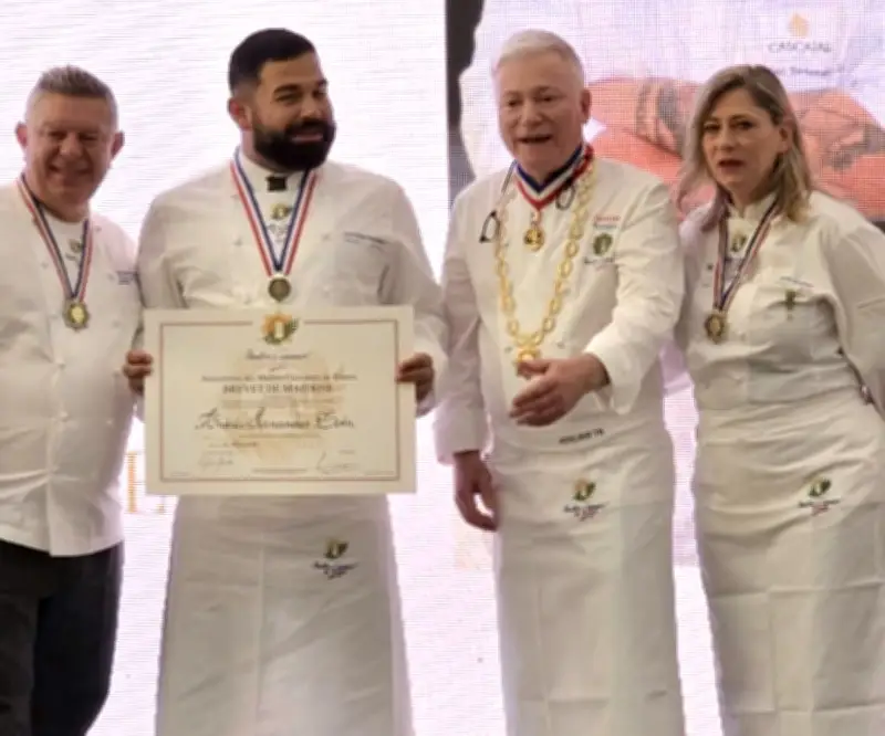 Chef franco-colombiano recibe título de Maestro Cocinero de Francia en Bogotá
