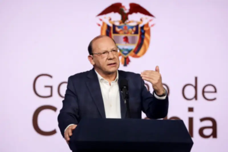 Choque entre Gobierno y Banco de la República por alza de tasas de interés al 11,25%