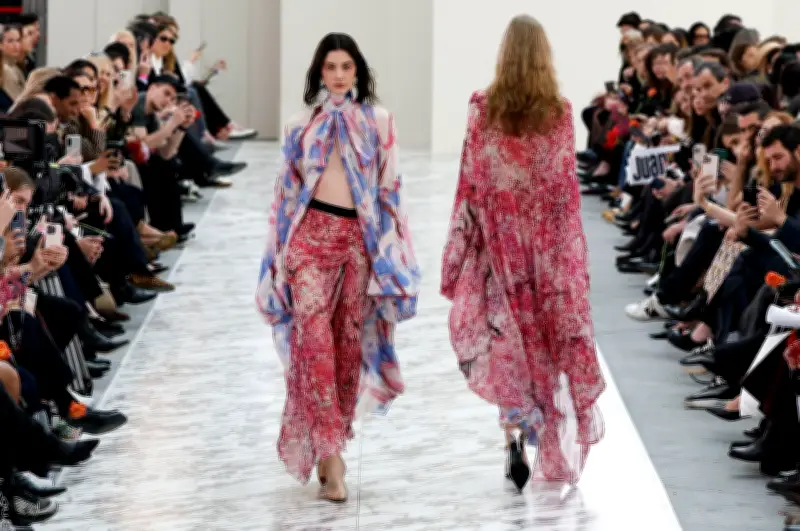 Científicos confirman la regla de los 20 años en moda con modelo matemático