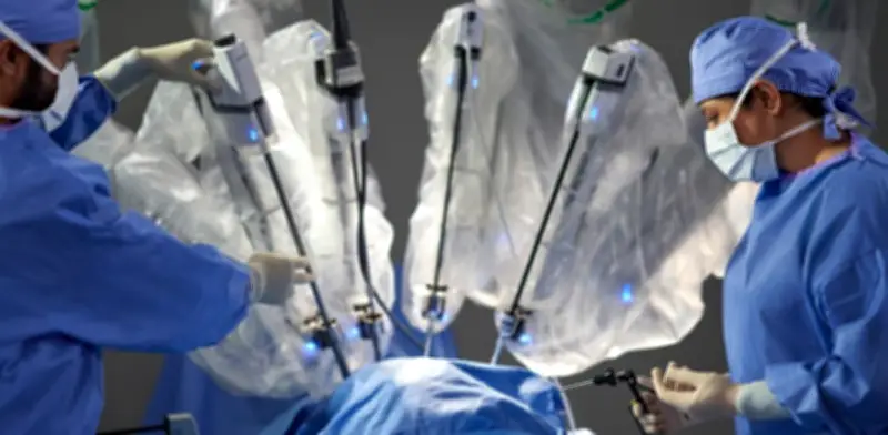 Cirugía robótica en Colombia: avances, beneficios y expansión en el sistema de salud