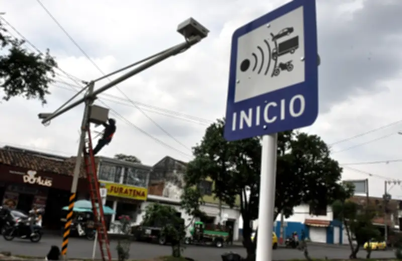 Cámaras de fotomulta en Cali: EnRuta aclara sobre señalización y permisos de la ANSV