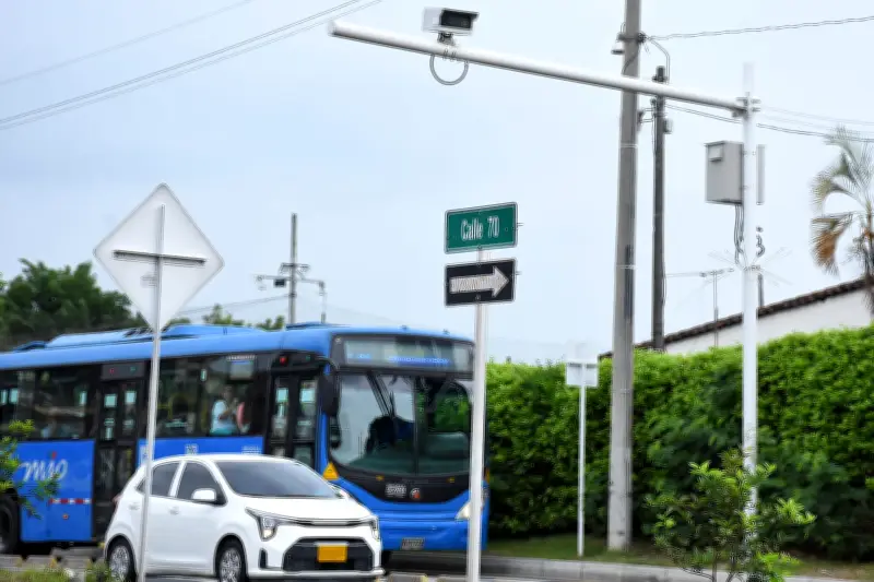 Cámaras de fotomultas en Cali ahora alertan sobre vencimiento del Soat y revisión técnico-mecánica