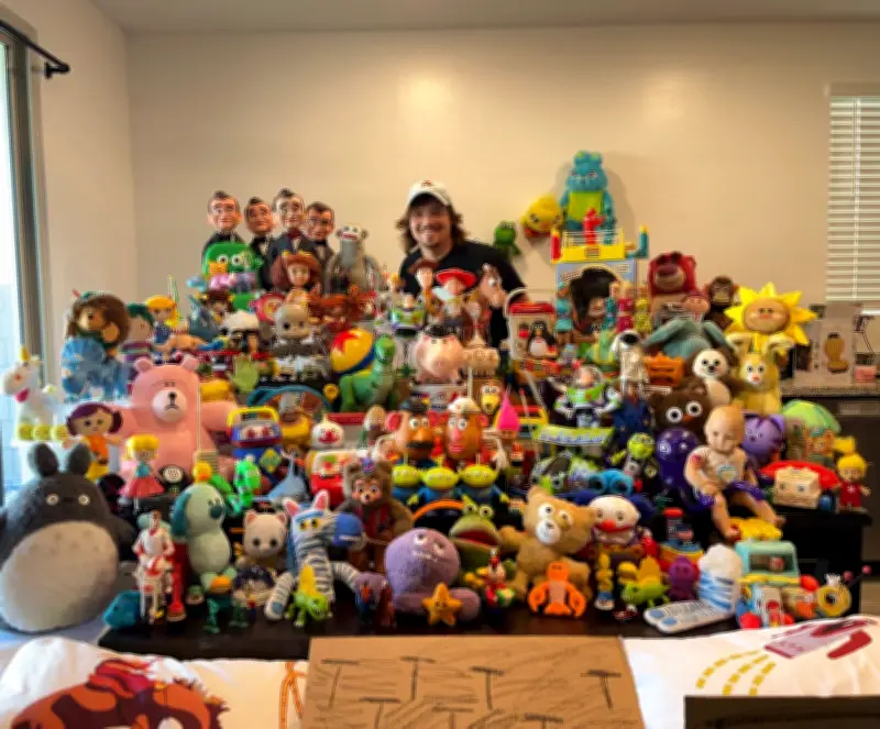 Coleccionista estadounidense recrea habitación de 'Toy Story' con más de 50 figuras originales