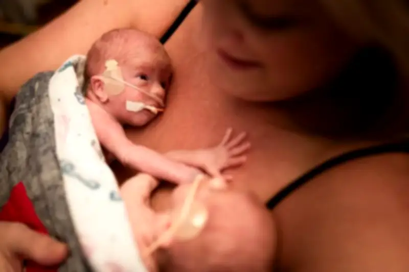 Colombia registra caída sostenida en nacimientos y leve aumento en mortalidad, según DANE