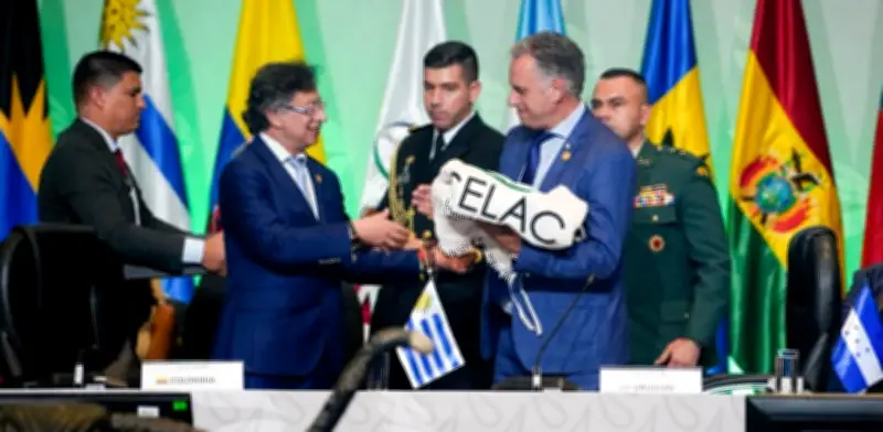 Colombia traspasa presidencia de Celac a Uruguay en foro con África que criticó guerras globales