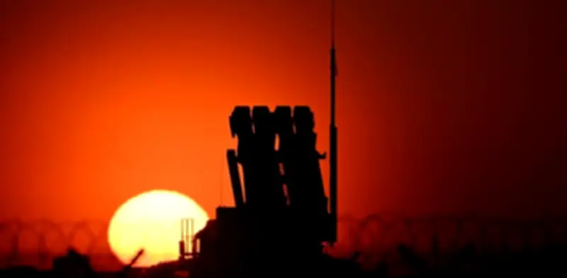 Comisario Europeo advierte: EE.UU. no puede abastecer misiles a Ucrania y Medio Oriente simultáneamente