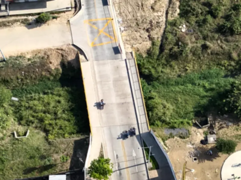 Comunidad de Cartagena denuncia peligroso estado de puente inconcluso entre La Carolina y Parque Heredia