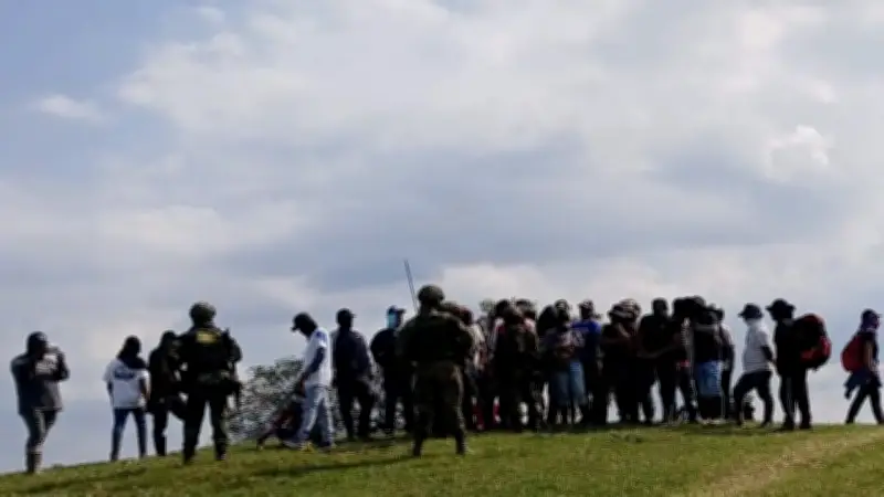 Comunidad de Jamundí amenazada con multa millonaria si no expulsa al Ejército