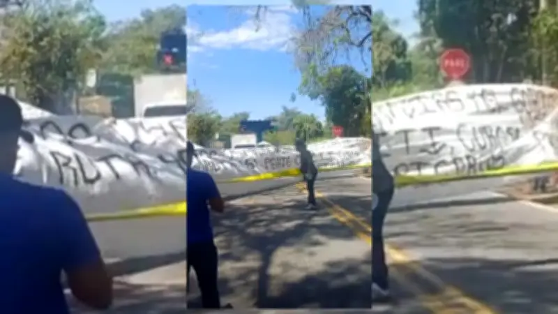 Comunidades bloquean vía Bucaramanga-Bogotá por mal estado del corredor vial