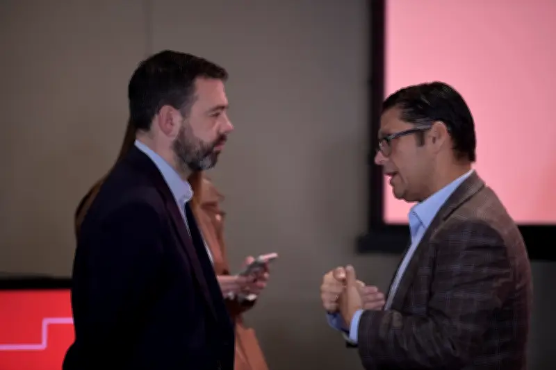 Concejal denuncia contrato de $100 millones para medallas mientras Bogotá enfrenta inseguridad