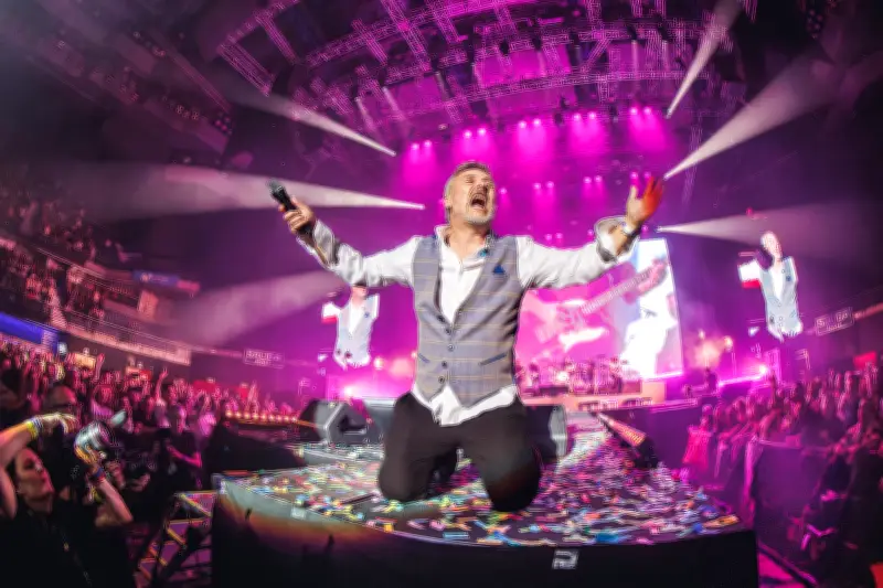 Concierto de agrupación española ilumina la vida cultural y económica de Bogotá