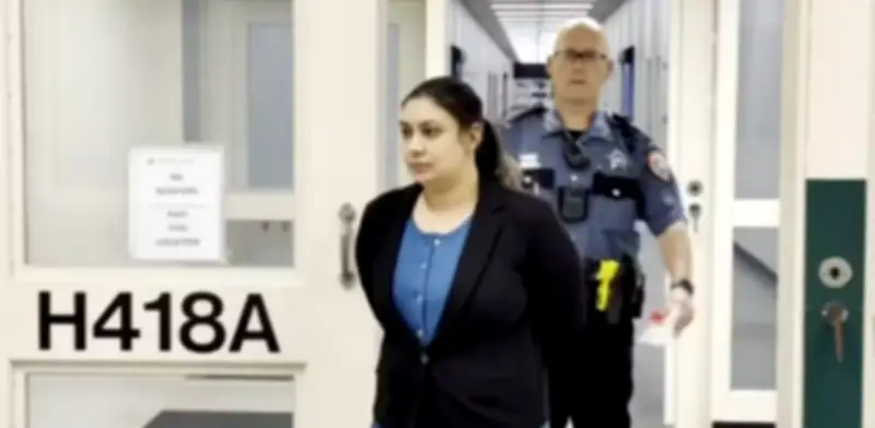 Condenan a cadena perpetua a madre que asesinó a su bebé en hotel de Texas alegando posesión demoníaca