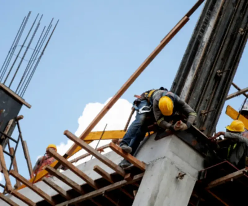 Construcción en Paraguay pierde ritmo en enero y Banco Central confirma advertencias del sector