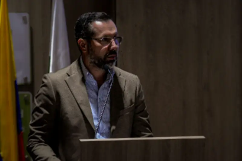 Contraloría de Bucaramanga eleva pérdida por chatarra a $46.000 millones y procesa a exalcalde