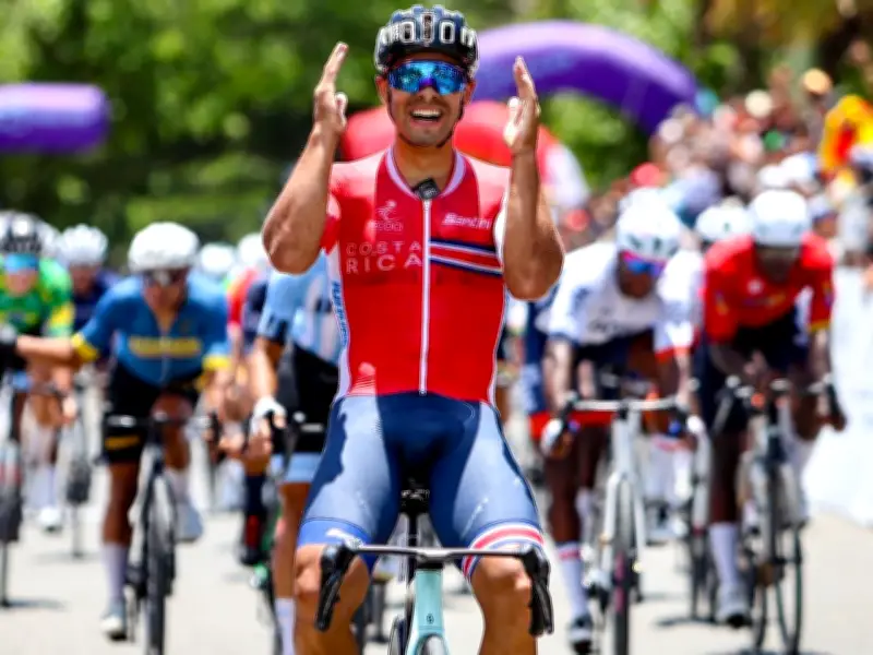 Costa Rica gana ruta élite, Colombia mantiene liderato en Panamericano de Ciclismo