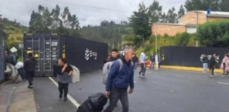 Crisis fronteriza: 200 empresas en quiebra y 8.500 empleos en riesgo por guerra arancelaria Colombia-Ecuador