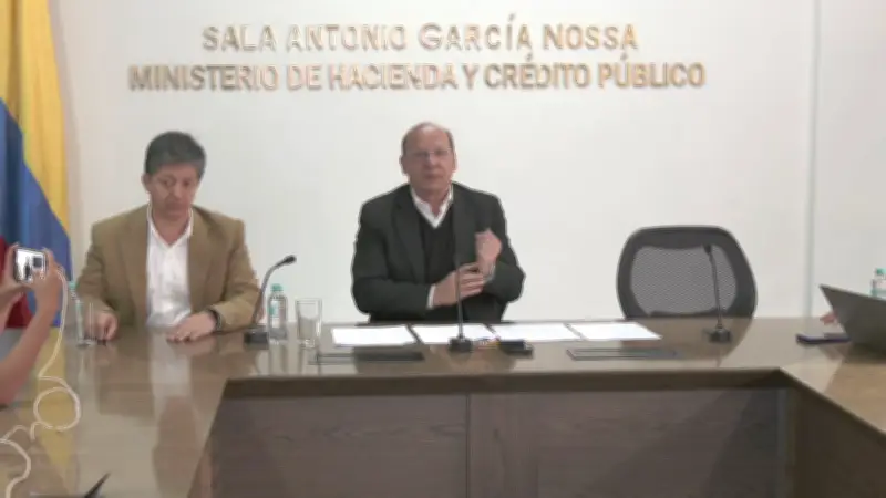 Crisis institucional: Ministro de Hacienda abandona junta del Banco de la República