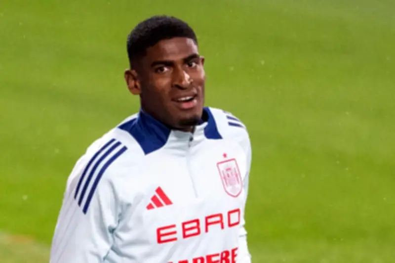 Cristhian Mosquera debuta con España y cierra puerta a la selección Colombia