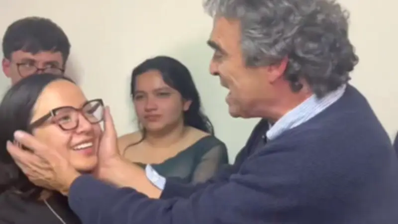 Críticas a Sergio Fajardo por gesto 'paternalista' hacia Jennifer Pedraza tras su triunfo electoral