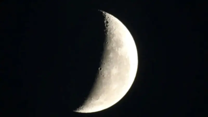 Cuarto Menguante: La Luna Invita a la Reflexión y Purga Emocional en Marzo