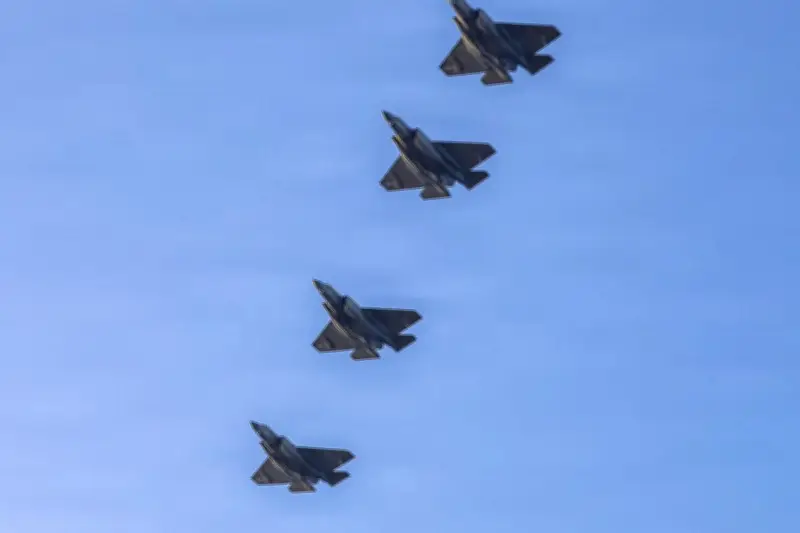 Cuatro militares estadounidenses mueren en accidente aéreo en Irak; dos sobreviven