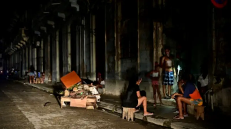 Cuba enfrenta apagón total y protestas por crisis energética agravada por sanciones