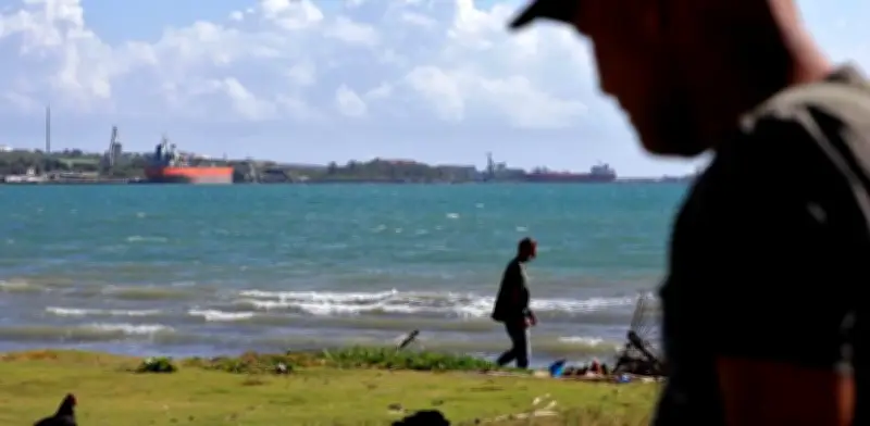 Cuba recibe 740.000 barriles de petróleo ruso para aliviar crisis energética: impacto y desafíos