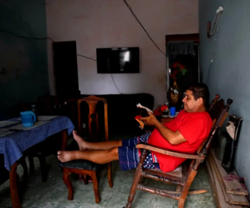 Cuba sufre colapso total de red eléctrica en medio de crisis energética y protestas