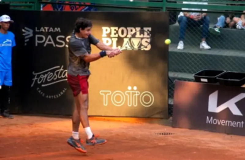 Daniel Salazar avanza a cuartos del KIA Open como único colombiano en competencia