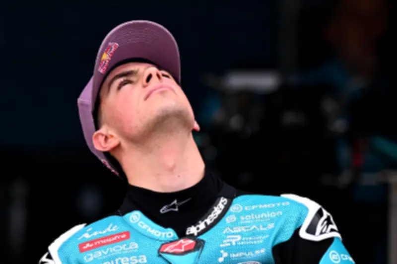 David Alonso logra quinto puesto en Brasil y suma primeros puntos en Moto2 2026