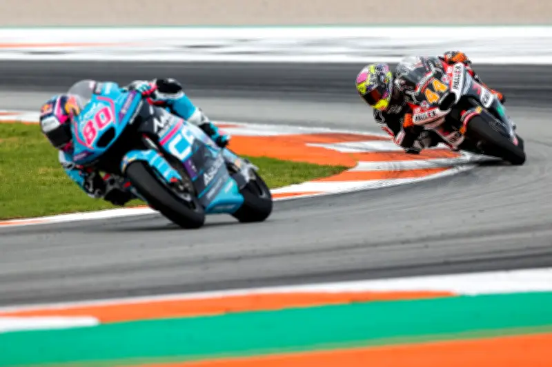David Alonso sufre grave accidente en Moto2 pero se recupera sin lesiones graves