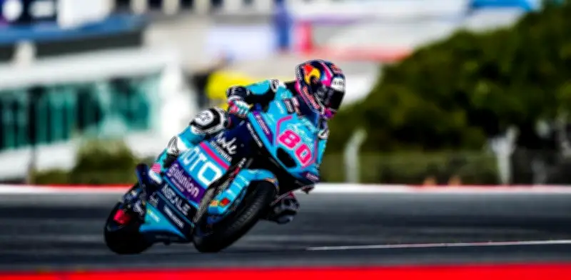 David Alonso suma sus primeros puntos en Moto2 con quinto lugar en Brasil