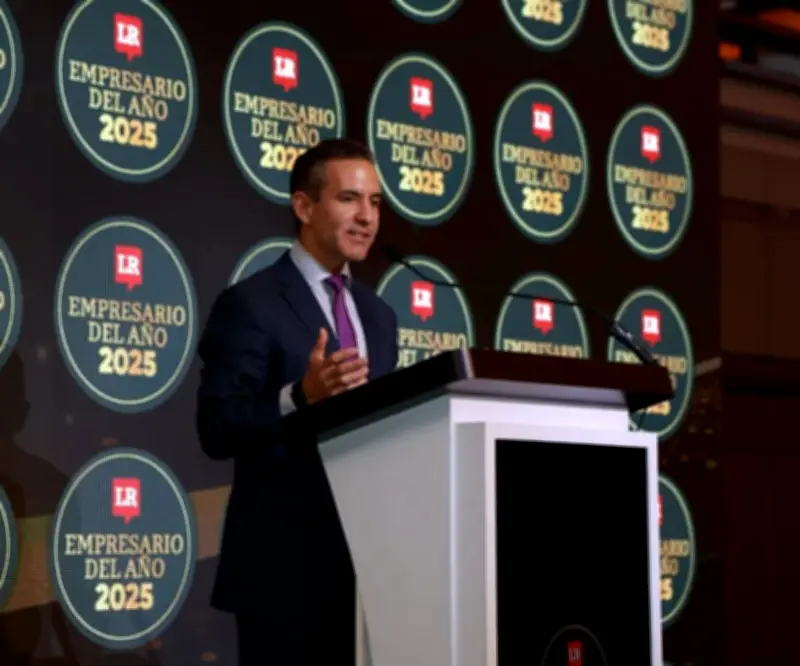 David Vélez, CEO de Nubank, recibe premio Empresario del Año y destaca el poder del ecosistema privado