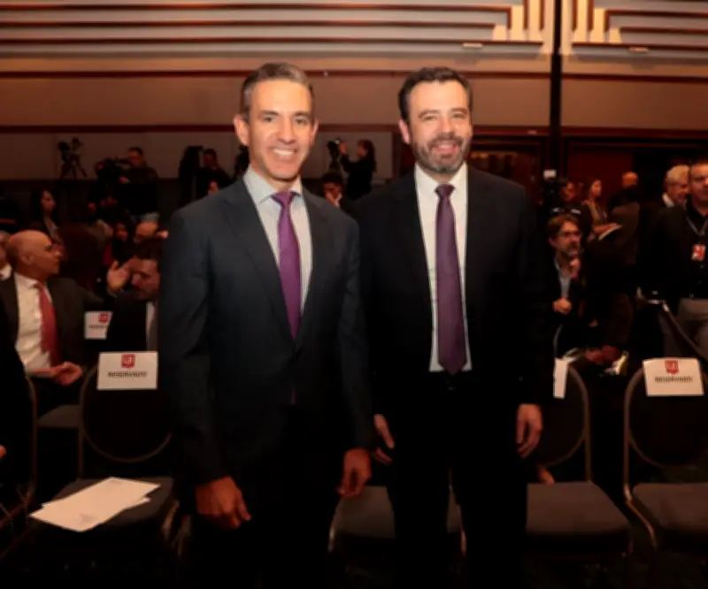 David Vélez de Nu Holdings es reconocido como Empresario del Año en ceremonia en Bogotá