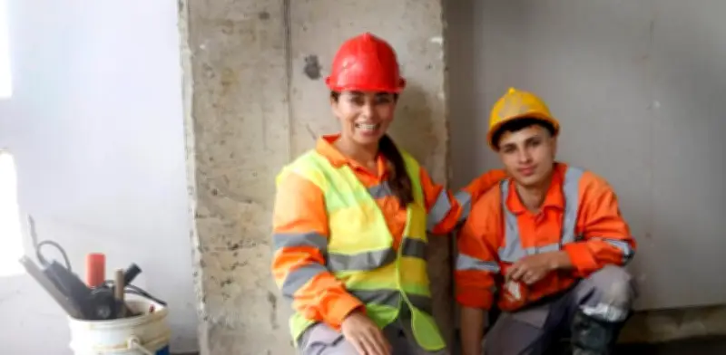 De desempleados a constructores del futuro: madre e hijo forjan un legado en San Cristóbal