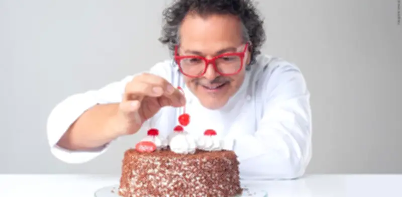 De vitrinas rotas a la liquidación: la historia de Don Jacobo Postres y Ponqués