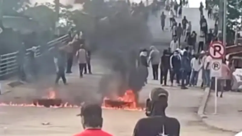 Decretan toque de queda tras disturbios durante paro minero en El Bagre, Antioquia