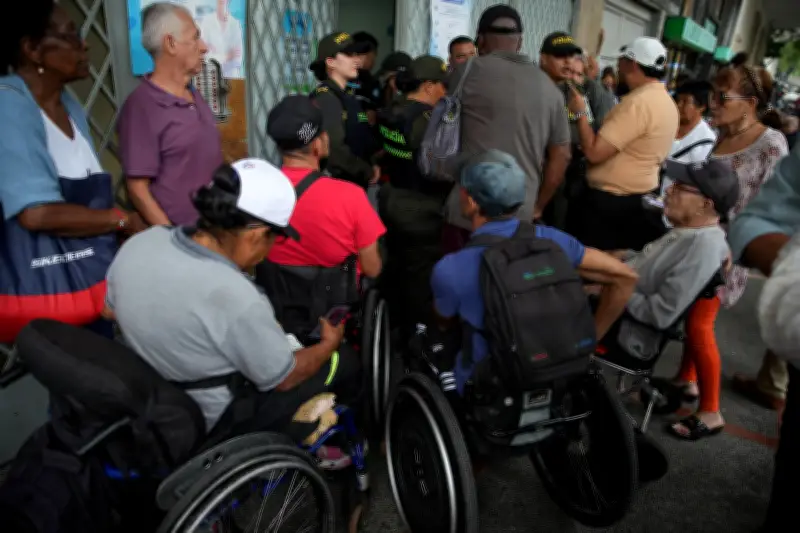 Defensoría del Pueblo revela demoras de hasta 8 horas en entrega de medicamentos de Nueva EPS