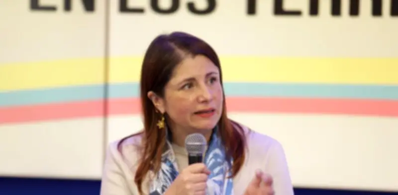 Defensora Iris Marín exige transparencia por mención de Pastrana en archivos Epstein