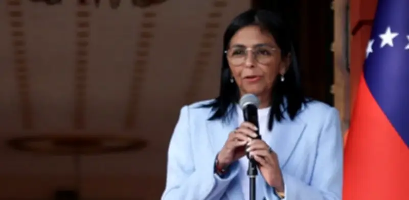 Delcy Rodríguez anuncia venta de fueloil por US$300 millones para fondo social en Venezuela